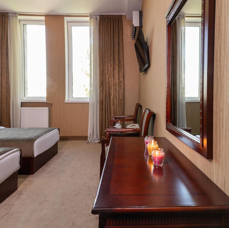 Margo Palace Hotel Тбилиси Екстериор снимка