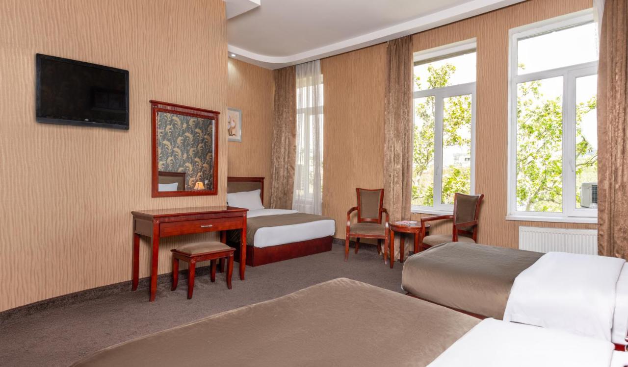 Margo Palace Hotel Тбилиси Екстериор снимка