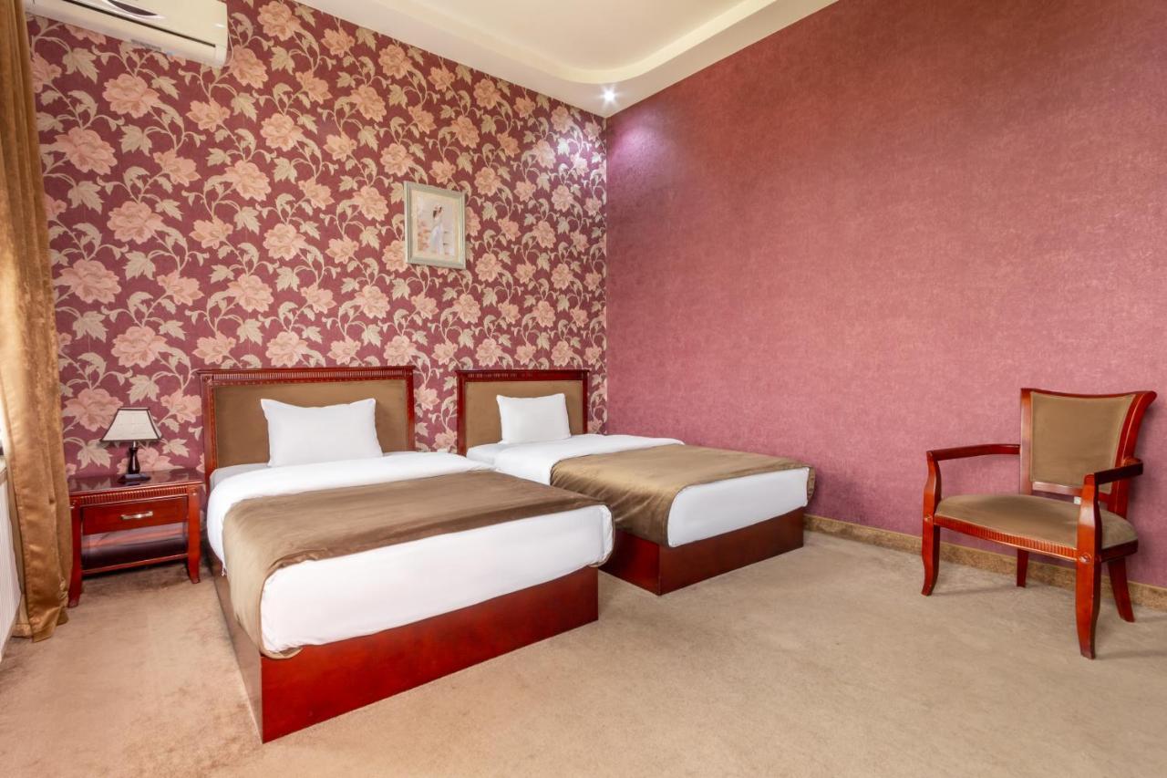 Margo Palace Hotel Тбилиси Екстериор снимка