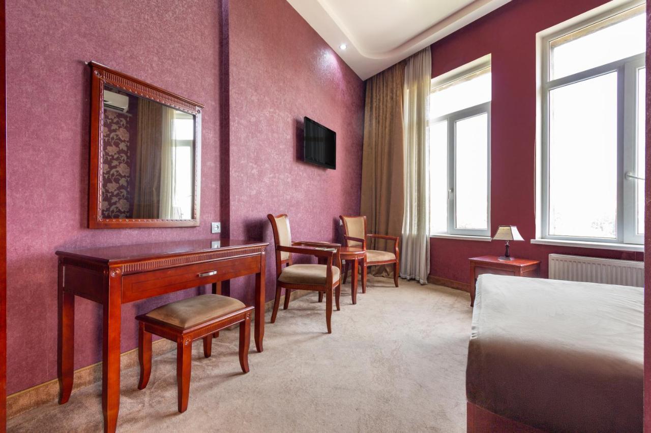 Margo Palace Hotel Тбилиси Екстериор снимка