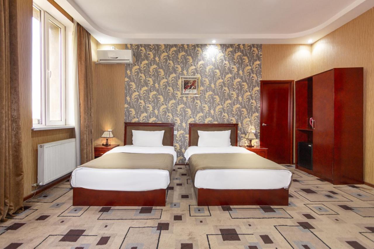 Margo Palace Hotel Тбилиси Екстериор снимка