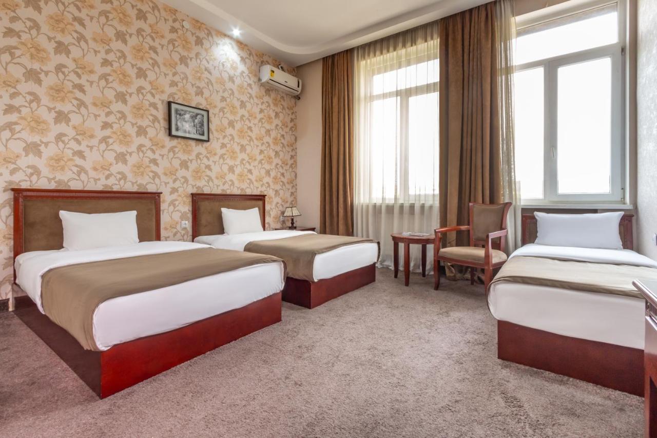 Margo Palace Hotel Тбилиси Екстериор снимка