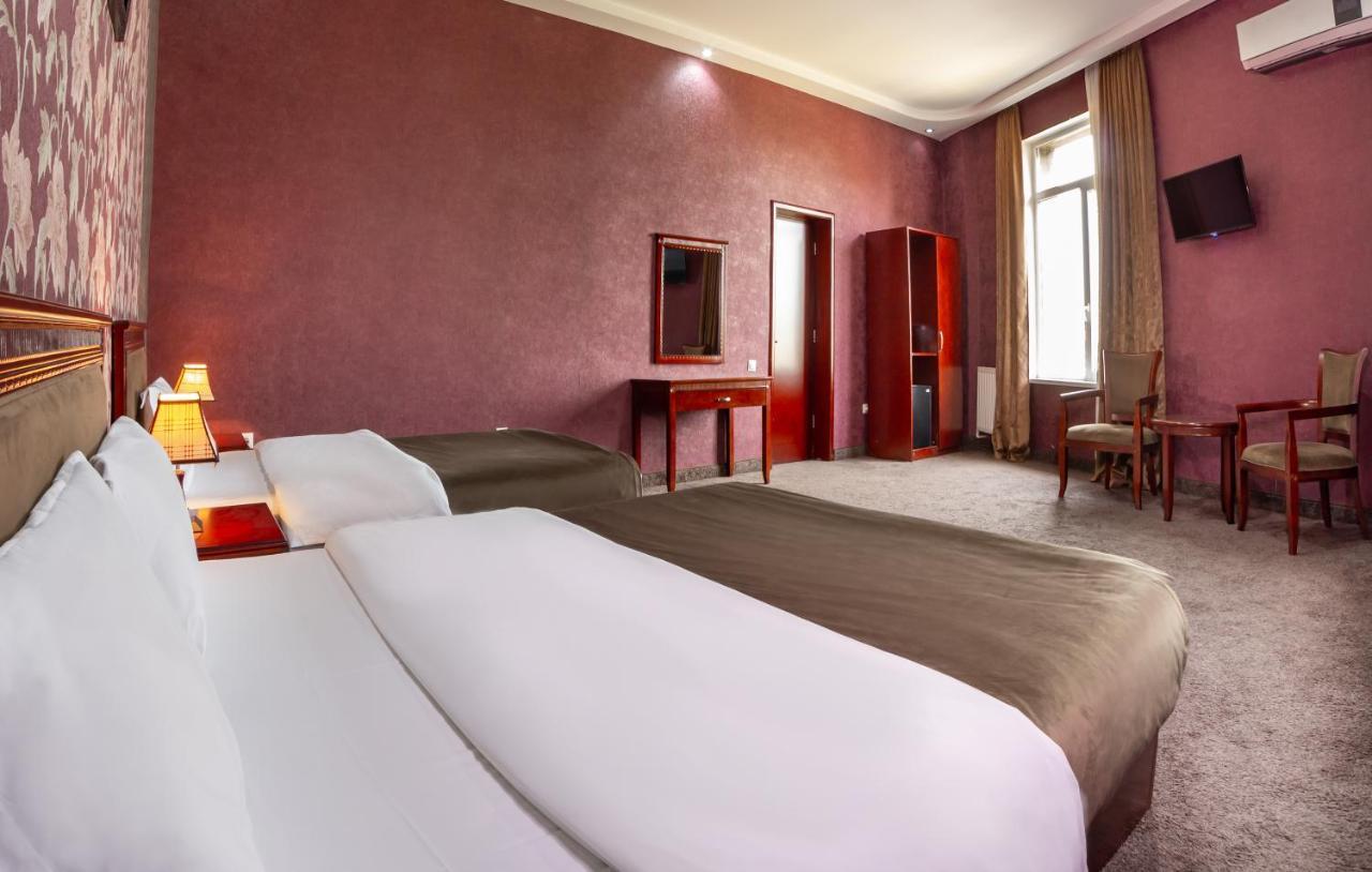 Margo Palace Hotel Тбилиси Екстериор снимка