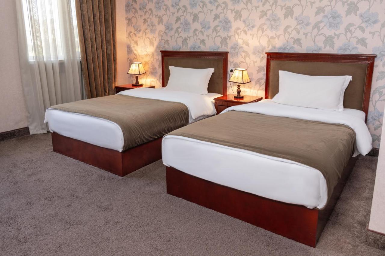 Margo Palace Hotel Тбилиси Екстериор снимка