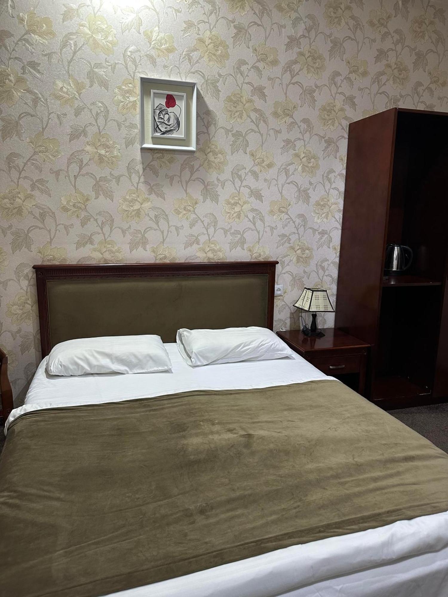 Margo Palace Hotel Тбилиси Екстериор снимка