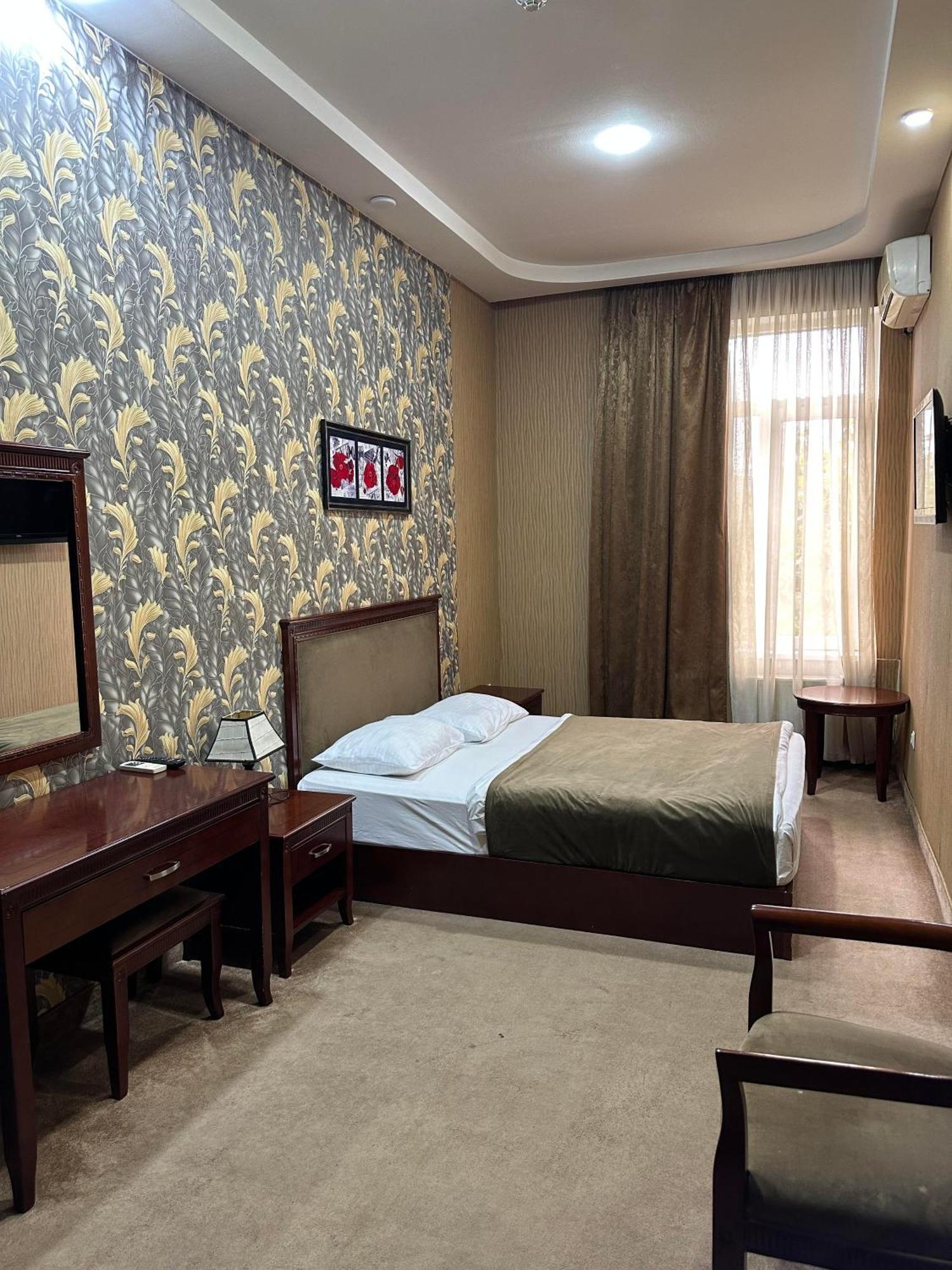 Margo Palace Hotel Тбилиси Екстериор снимка
