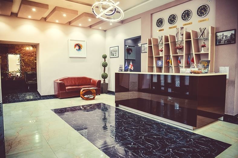 Margo Palace Hotel Тбилиси Екстериор снимка